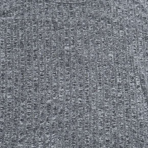 SHEIN Charcoal Ribbed Crop Top - Picture 2 of 5